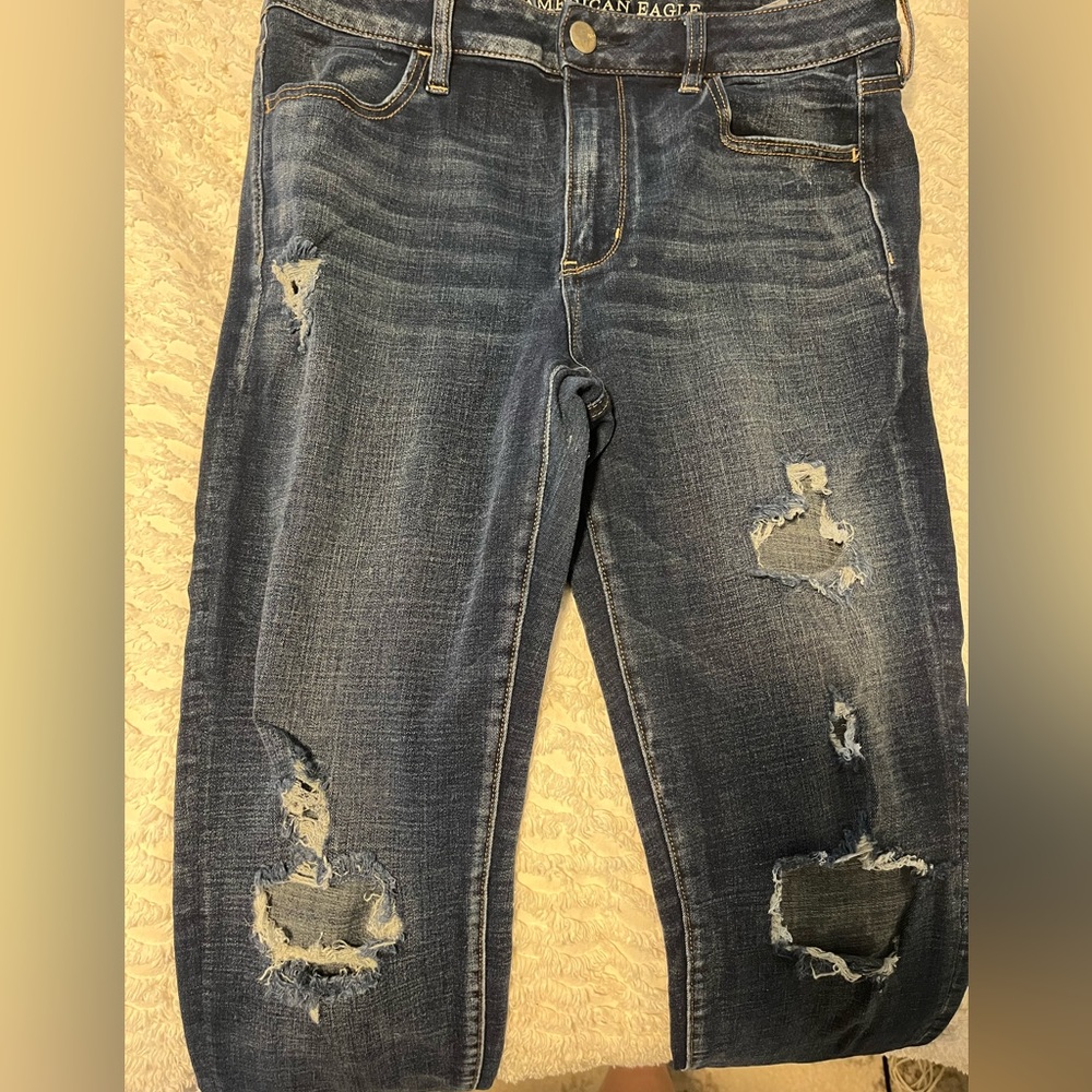 American Eagle, high-rise jegging distressed